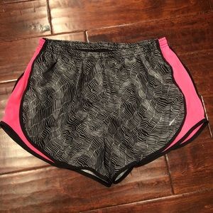 Nike tempo shorts XL